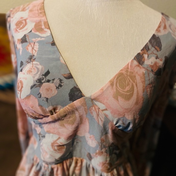 Mi Ami Floral Sweetheart Blouse - Picture 5 of 6